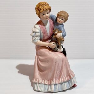 Homco Home Interiors Porcelain Figurine Lady w/ Boy in Lap #1460 VGC 1980’s -Mom
